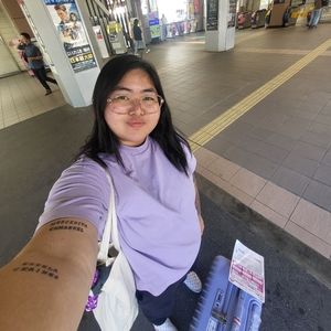 Mostly selling clothes, bags, shoes!